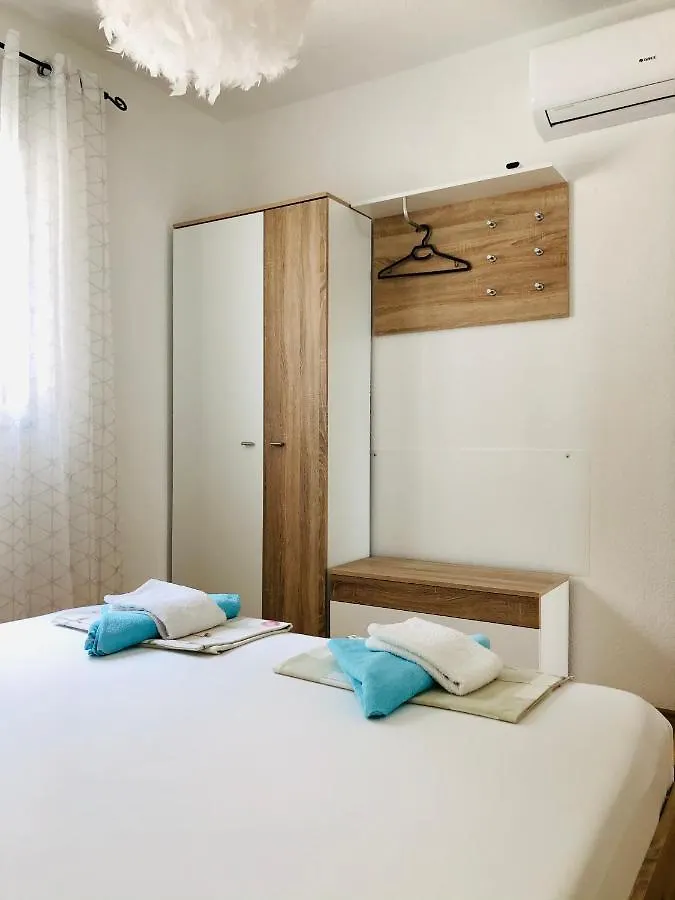 Villa Dani Sea & Pool Apartments Trogir Croatia